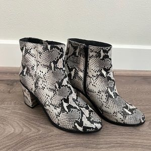 Seychelles Mist Leather Python Bootie (Size 8)